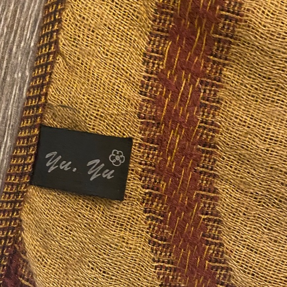Elegant Brown and Gold Scarf - Picture 4 of 5